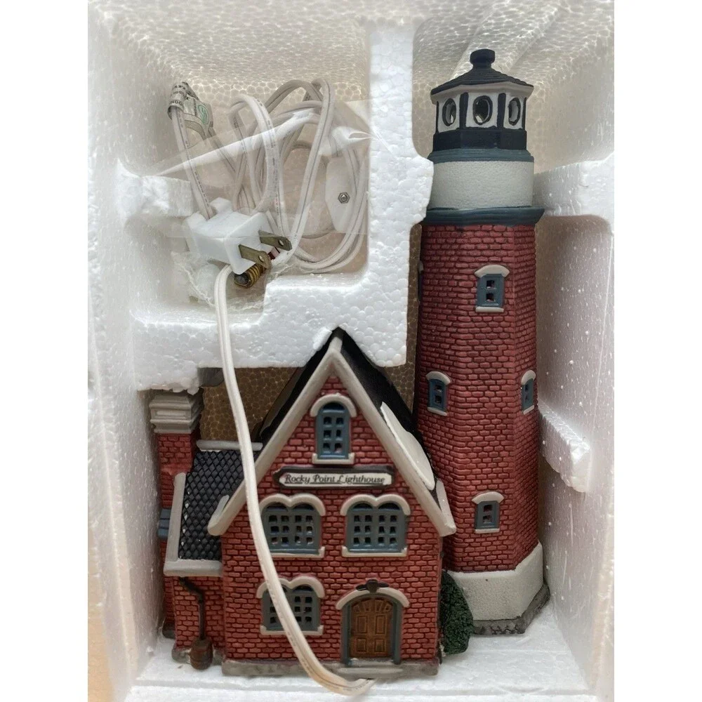 VTG LEMAX PLYMOUTH CORNERS 1997 CHRISTMAS VILLAGE ROCKY POINT LIGHTHOUSE #75245